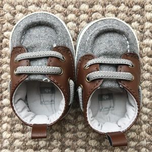 Carters Newborn gray/brown wool sneaker crib shoes
